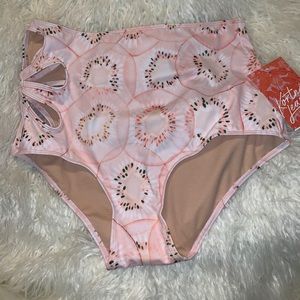 NEW Kortni Jeane kiwi cut out bottoms Large